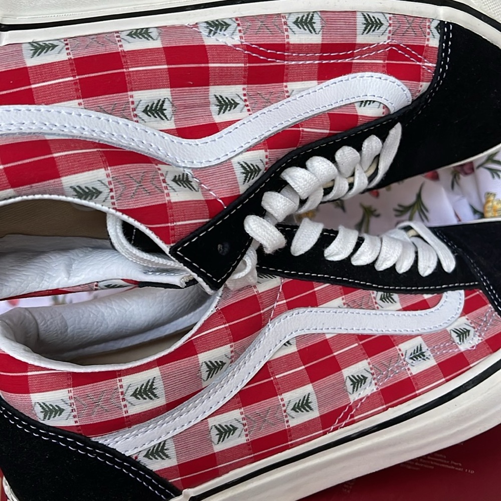 Vans Men’s Old Skool 36 D
Anaheim Factory 0g Plaid
VN0A4BW3RED
Sneakers - Picture 15 of 16